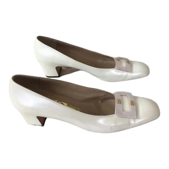 Salvatore Ferragamo Pearl White Heels Size 9AA - Picture 10 of 11